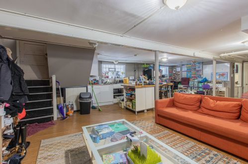 6343 Tripp Ave, Chicago IL 60646-4524 exterior