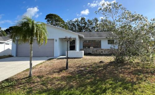 1111 Preston Ln, Fort Pierce FL  34983-3221 exterior