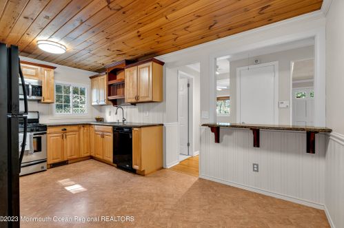 1502 River Ave, Point Pleasant Beach NJ 08742-4366 exterior