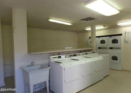 2228 Campbell Ave, Phoenix AZ  85015-4439 exterior