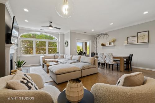 1109 Belmont Ave, Chicago, IL 60657-3312