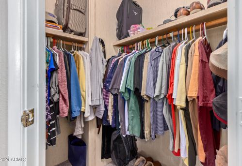 8936 Lakeview Dr, Chandler AZ 85248-6917 exterior