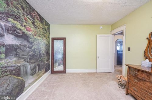 111 Oakland Ave, Camden NJ 08107-1212 exterior