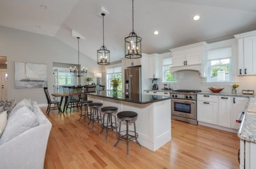 39 Thayer Pond Rd, Concord NH  03301-7517 exterior