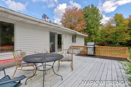 431 Mt Garfield Rd, Meskegon MI 49441-6000 exterior