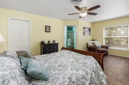 2390 27 Ave, Naples FL 34120-7411 exterior