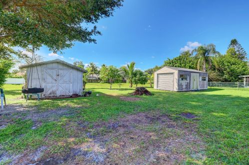 140 Selva Ct, Fort Pierce FL 34983-2020 exterior