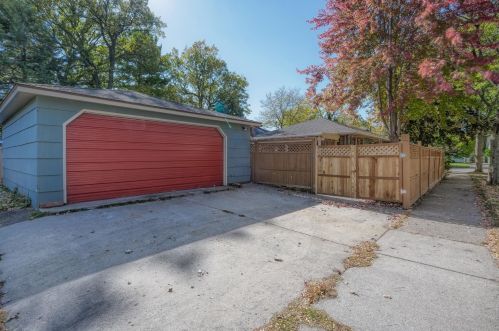 1322 Cleveland Ave, Saint Paul MN 55116-2653 exterior