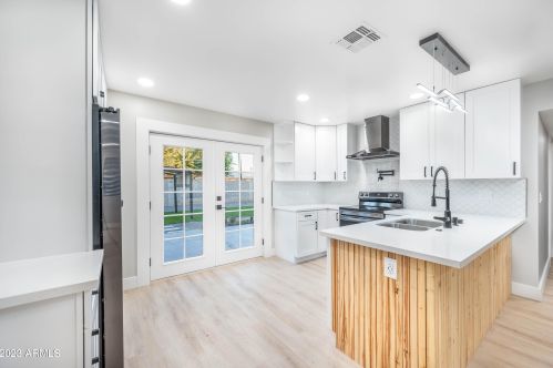 3350 Bloomfield Rd, Phoenix AZ 85032-7364 exterior