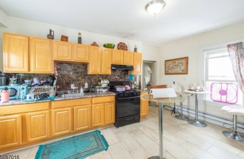 5 Joyce St, Town Center, NJ 07052-5244