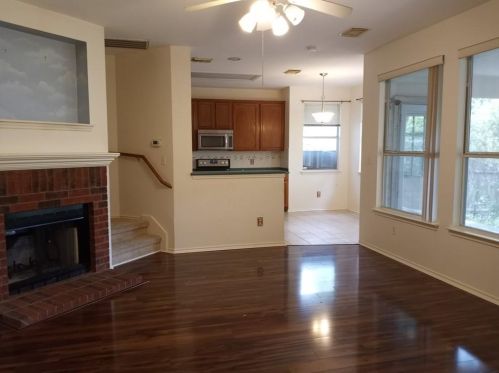 1509 Chasewood Dr, Austin TX  78727-3305 exterior