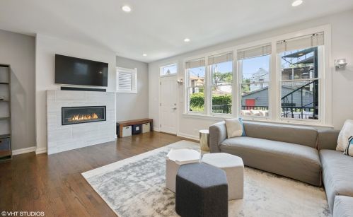 1321 Nelson St, Chicago IL 60657-3103 exterior