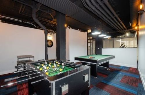 7645 Sheridan Rd, Chicago IL 60626-1345 exterior