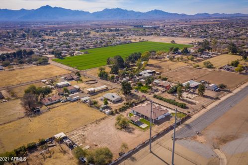 3605 69th Ave, Phoenix AZ 85043-3325 exterior