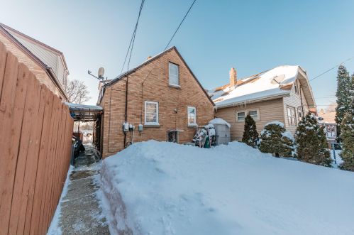 2678 16 St, Milwaukee WI 53215-3002 exterior