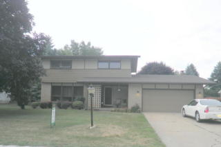 1649 Pembroke St, Grand Rapids, MI 49508-6329