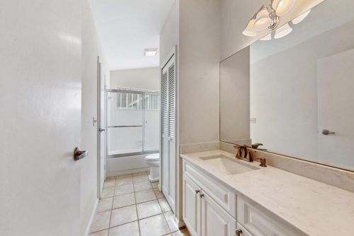 3637 Kent Dr, Naples FL 34112-3738 exterior