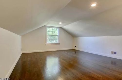 30 Elmwood Dr, Livingston NJ  07039-2205 exterior