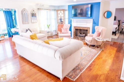 505 Bainbridge Dr, Atlanta, GA 30327-4273