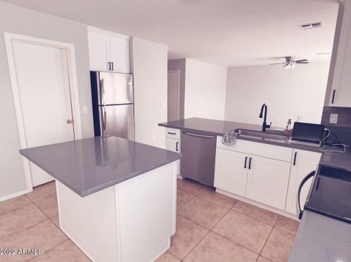 5825 31st Dr, Phoenix AZ  85041-4304 exterior