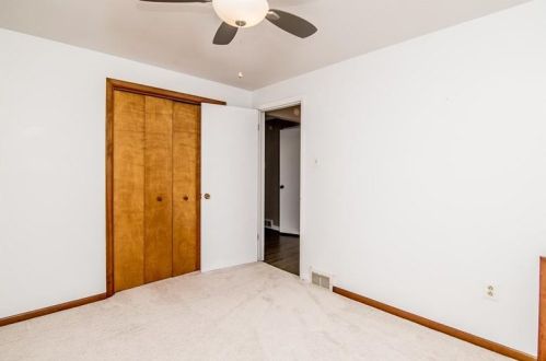 1616 Edgewood Ave, Moon Twp PA 15108-2103 exterior