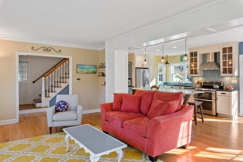 6924 Yates Rd, Milwaukee WI 53217-3948 exterior