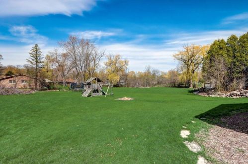 9200 Ironwood Ln, Milwaukee WI  53217-1211 exterior