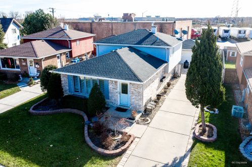 4905 124 St, Chicago IL 60628-7240 exterior