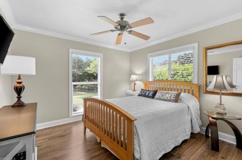 4584 Chippendale Dr, Naples FL 34112-5259 exterior