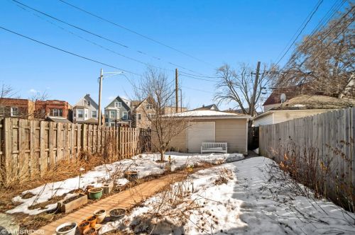 3067 Gresham Ave, Chicago IL 60618-6708 exterior