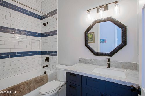 4226 42nd St, Phoenix AZ  85018-4208 exterior