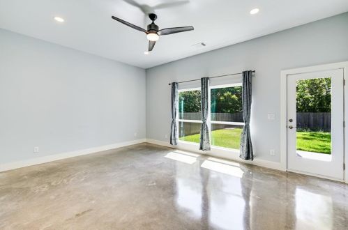 8208 Burrell Dr, Austin TX 78757-8339 exterior