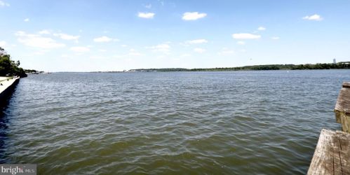 827 Royal St, Alexandria VA  22314-4340 exterior