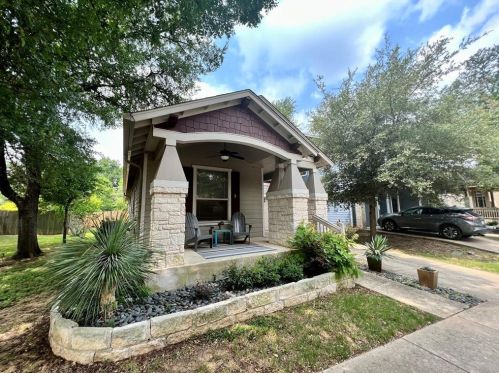 2401 Amur Dr, Austin, TX 78745-2067