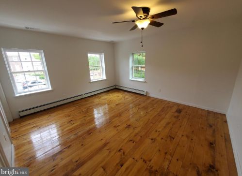 209 Front St, Trenton NJ 08608-2103 exterior