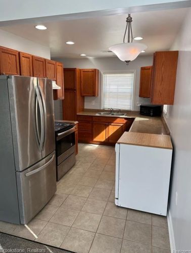 24620 Lehigh St, Dearborn Heights MI  48125-1638 exterior