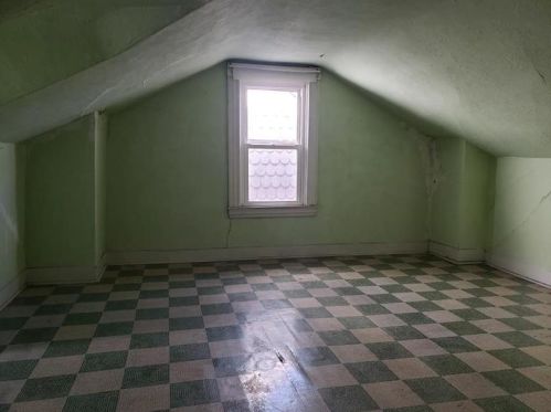 118 Natchez St, Pittsburgh PA 15211-1906 exterior