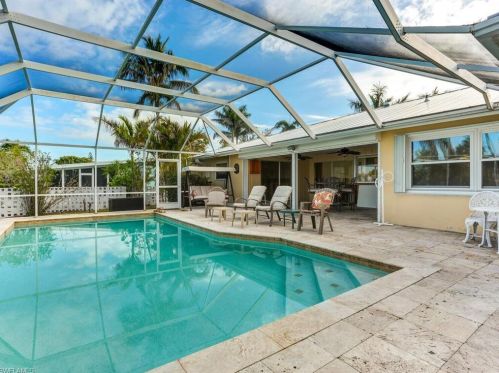 1660 Sandpiper St, Naples FL 34102-0005 exterior