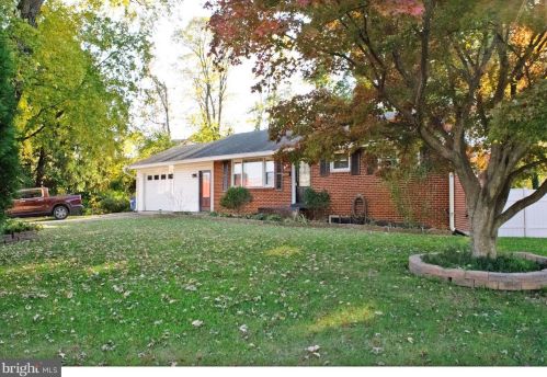 7500 Fordson Rd, Alexandria VA 22306-2222 exterior