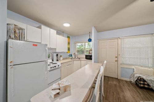 1868 Kahakai Dr, Honolulu, HI 96814-4838