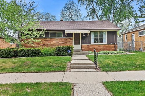 7731 Luscher Ave, Milwaukee, WI 53218-3743