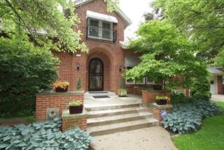 3028 Shepard Ave, Milwaukee WI  53211-3437 exterior