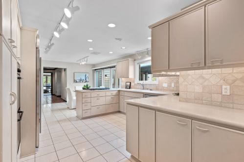 9555 Range Line Rd, Milwaukee WI 53209-2619 exterior