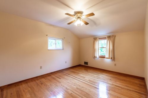 537 Middle St, Pittsburgh PA 15227-3844 exterior