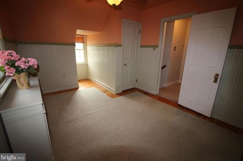 949 Old Bethlehem Rd, Quakertown PA 18951-3374 exterior