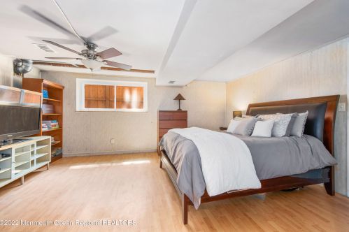 328 Barbara Dr, Point Pleasant Beach NJ 08742-2108 exterior