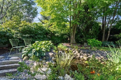 1607 Hitching Post Rd, East Lansing MI 48823-2141 exterior