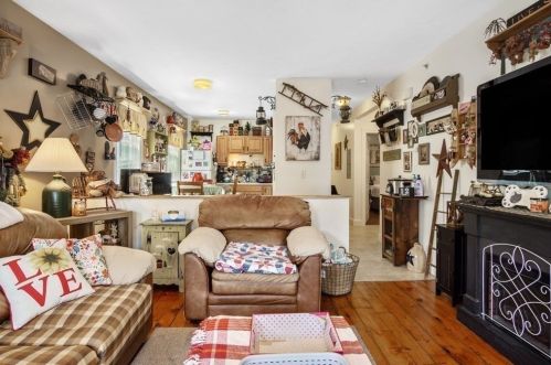 67 Catharine St, Worcester MA 01605-2708 exterior