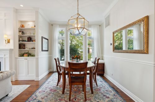 2759 Bosworth Ave, Chicago IL 60642-2341 exterior