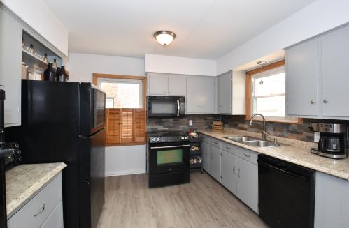 3817 87th St, Milwaukee WI  53222-2840 exterior